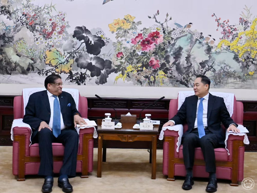 President Yang Wanming Meets with Majintha Jayesinghe, Sri Lankan Ambassador to China