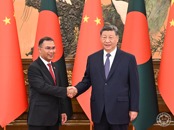 习近平会见孟加拉国总理塔里克